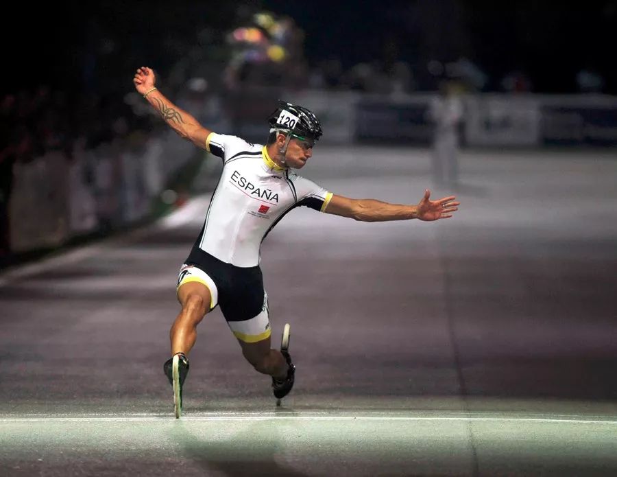 滑启速滑国际推广者——世界冠军西班牙选手 IOSEBA Fernández 签约滑启！