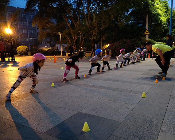 宁波滑启